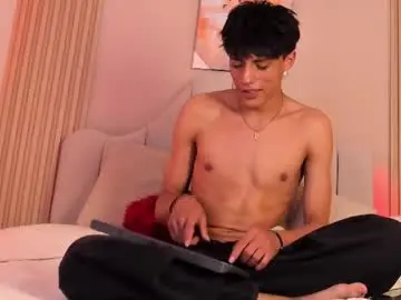 Chaturbate Live Sex Cam of im_tian_