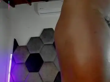 Chaturbate Nude Webcam of latrellx7