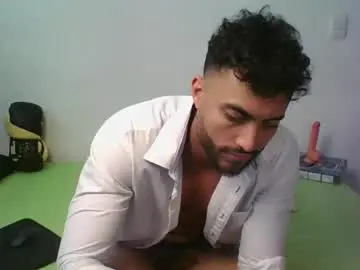 Chaturbate Live Sex Cam of claybrown_