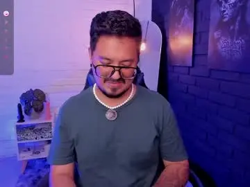 Chaturbate Live Sex Cam of daviidevans