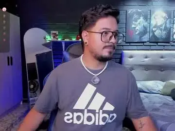 Chaturbate Live Sex Cam of daviidevans