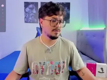 Chaturbate Live Sex Cam of daviidevans