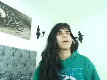 Chaturbate Sex Cam of bella_poisonous