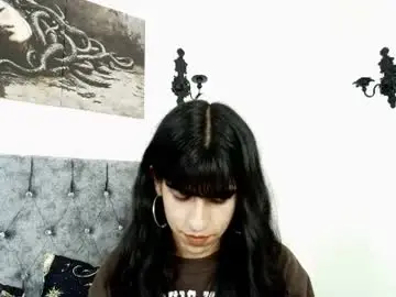 Chaturbate Free Porn Cam of bella_poisonous