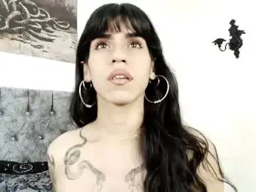 Chaturbate Free Porn Cam of bella_poisonous