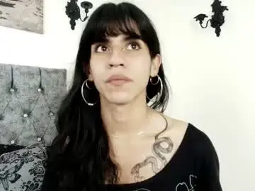 Chaturbate Live Sex of bella_poisonous