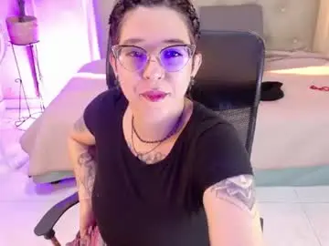 Chaturbate Live Sex Cam of chloerossee