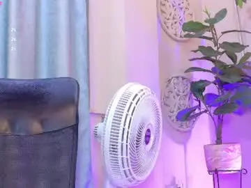 Chaturbate Live Sex Cam of chloerossee