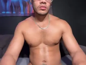 Chaturbate Adult Video Chat of highlatin_guys