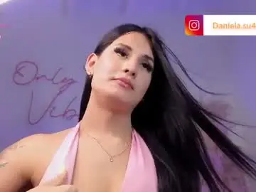 Chaturbate Best live sex cam show of miadaniella__