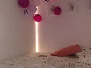 Chaturbate Live Sex Cam of tyler_y_lunita