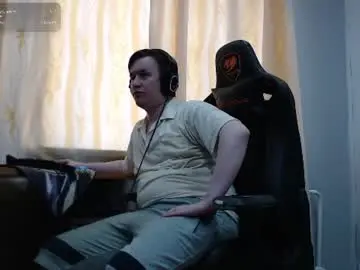 Chaturbate Live Sex Cam of iliaskrisloveee