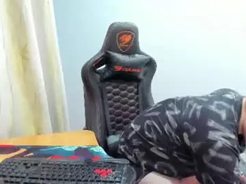 Chaturbate Live Sex Cam of iliaskrisloveee