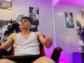 Chaturbate Live Sex Cam of roan_birkin