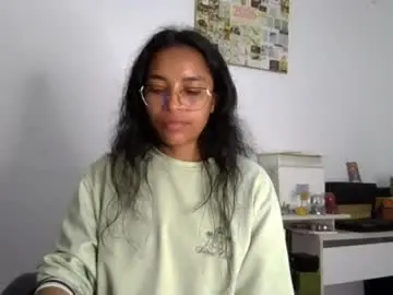 Chaturbate Live Sex Cam of alia_lombardi