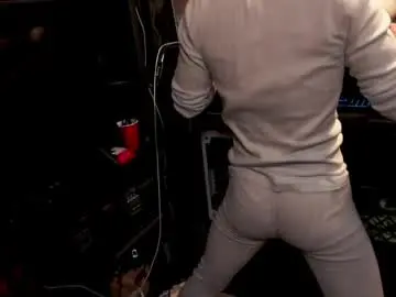 Chaturbate Live Sex Cam of brad_bounce