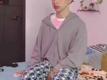 Chaturbate Live Sex Cam of cuddly_twinkie