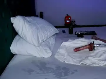 Chaturbate Live Sex Cam of dee_waters