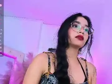 Chaturbate Live Sex Cam of carolinna_cute