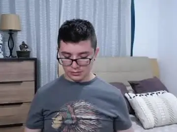 Chaturbate Live Sex Cam of kevinhunts