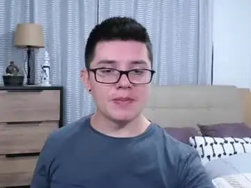 Chaturbate Live Sex Cam of kevinhunts