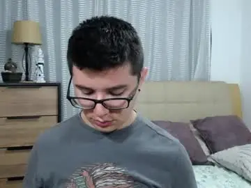 Chaturbate Live Sex Cam of kevinhunts