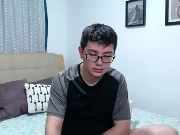 Chaturbate Live Sex Cam of kevinhunts