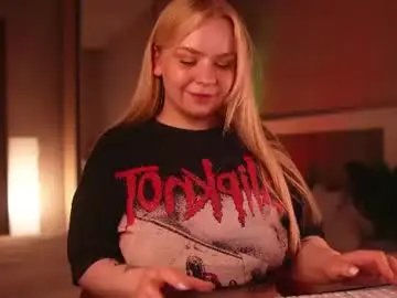 Chaturbate Free Porn Cam of lisalovesweet