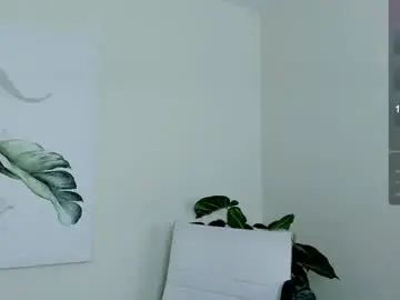 Chaturbate Live Sex Cam of luna_cute14