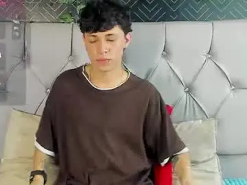 Chaturbate Live Sex Cam of axel_evanss