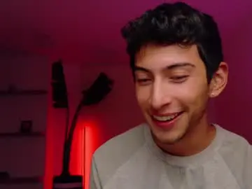 Chaturbate Free Live Porn of ethan_skiny_