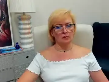 Chaturbate Live Sex Cam of luna_xfantasy