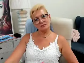 Chaturbate Live Sex Cam of luna_xfantasy