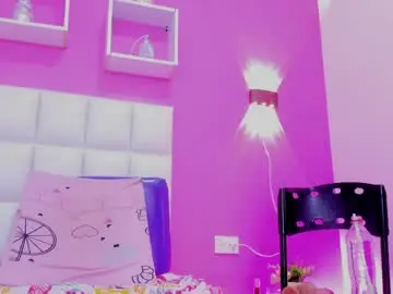 Chaturbate Watch Live Sex Cams of lia_antonella69