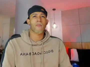 Chaturbate Free Porn Cam of bento_fox