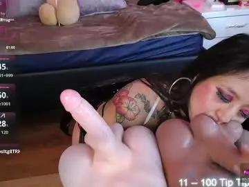 Chaturbate Live Sex Cam of moon_water__