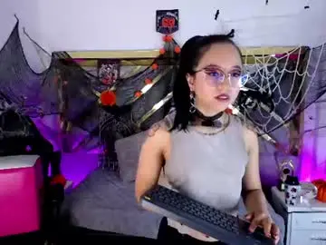 Chaturbate Live Sex Cam of moon_water__