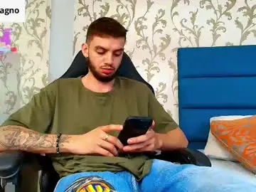Chaturbate Best live sex cam show of michael_magno
