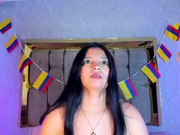 Chaturbate Live Sex Cam of candys_victoria