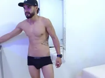 Chaturbate Live Sex Cam of ethan_wolf75