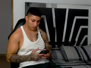 Chaturbate Free Porn Cam of noah_harris01
