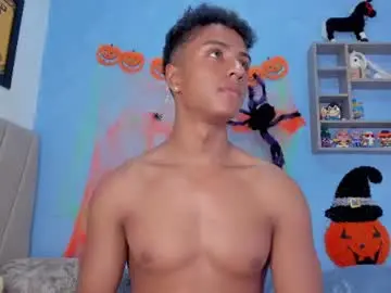 Chaturbate Free Live Porn of magnusking_