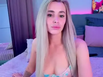 Chaturbate Live Sex Cam of rossy_x_