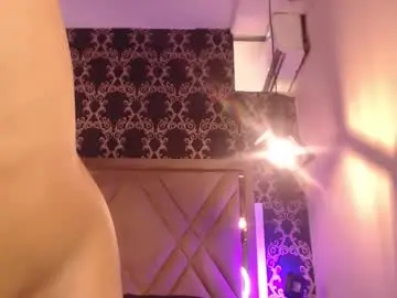 Chaturbate Live Sex Cam of chantalpetit