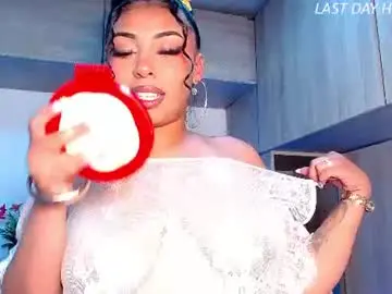 Chaturbate Live Sex Cam of danna_schmidt23