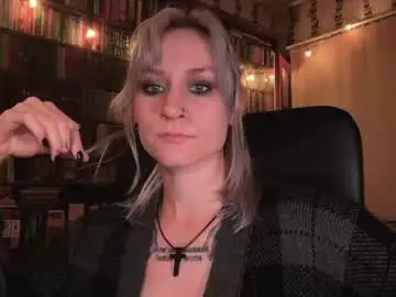 Chaturbate Watch Live Sex Cams of retromarie