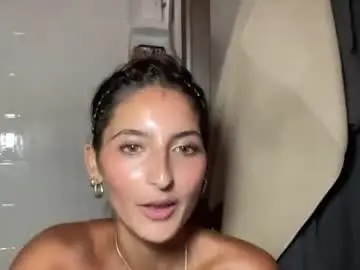 Chaturbate Watch Live Sex Cams of leiathorne_