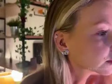 Chaturbate Adult Webcams of elli_harmon