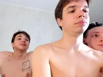 Chaturbate Live Sex Cam of elliot_winki