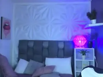 Chaturbate Best live sex cam show of perlaa_moon_
